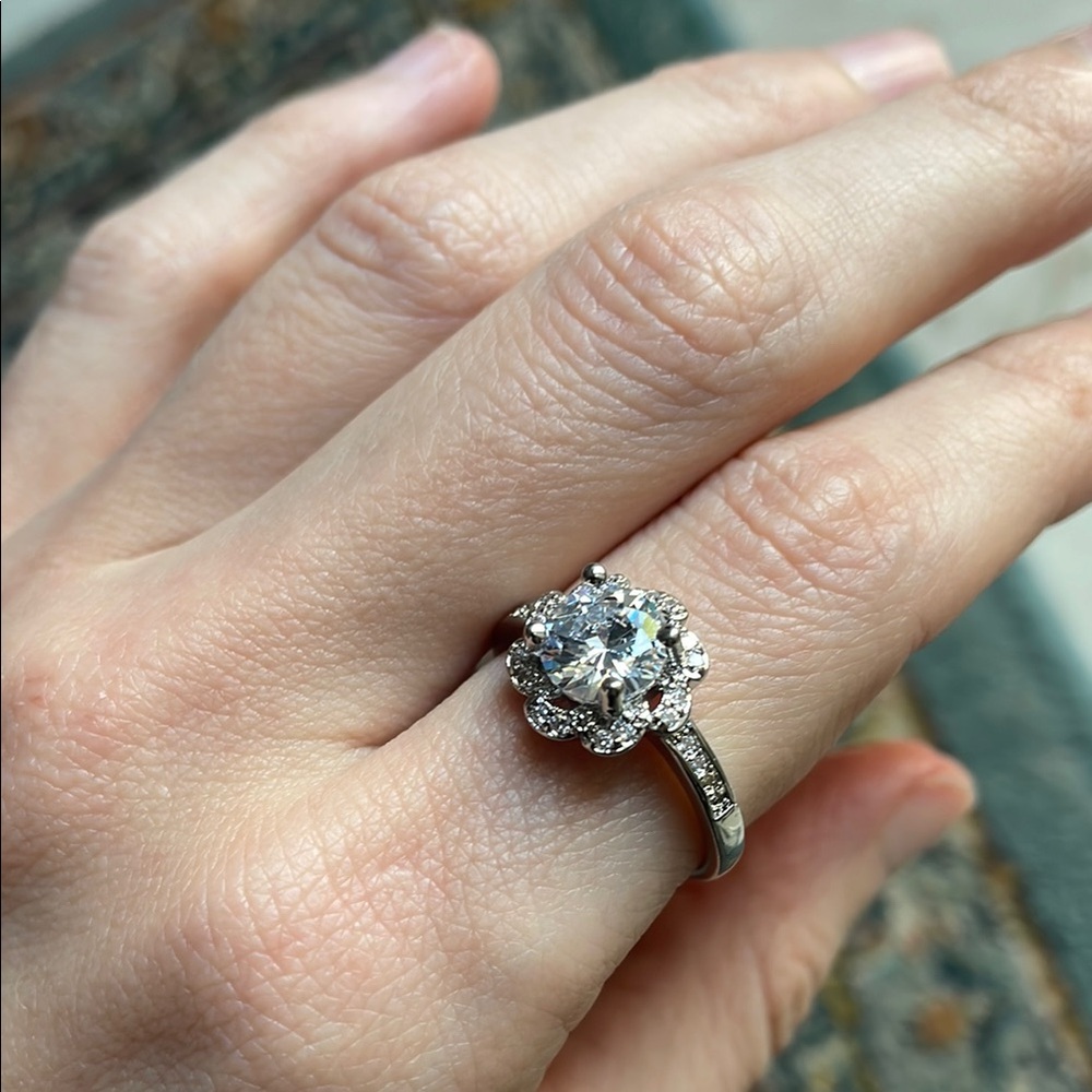 🖤5/$25 Elegant Silver size 8 zircon Diamond Ring - Picture 8 of 16